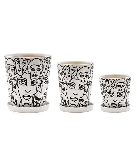 Face Vase with Saucer